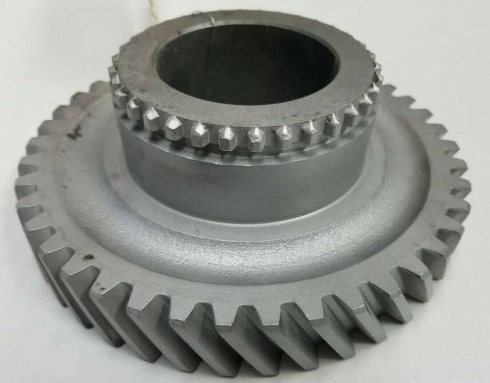 R26236 JOHN DEERE 4010 PINION SHAFT GEAR