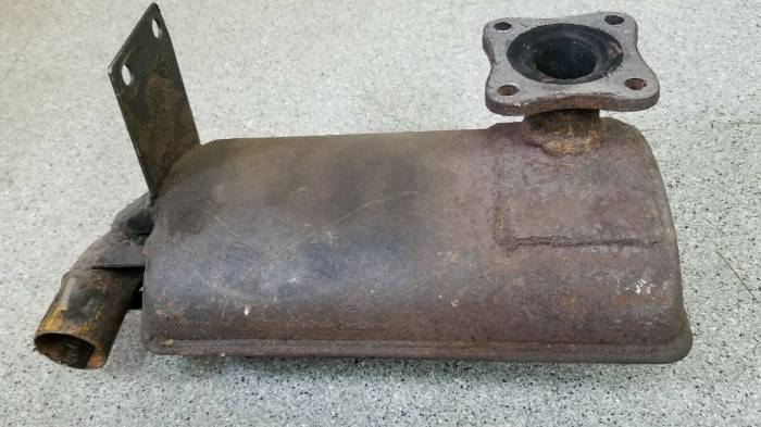 AM101968 JOHN DEERE 755 TRACTOR EXHAUST MUFFLER