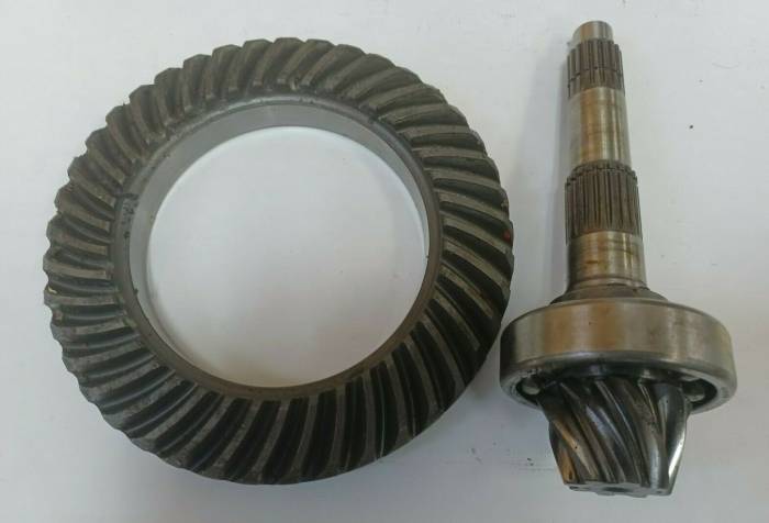 Farmland Tractor - AM875157 RING GEAR & PINION SET