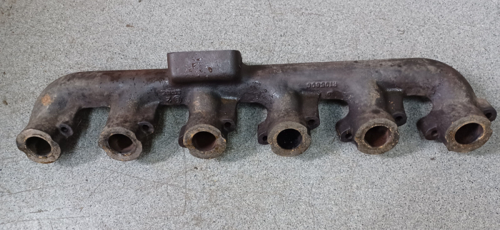 Farmland Tractor - R105606, John Deere, Exhaust Manifold, Used